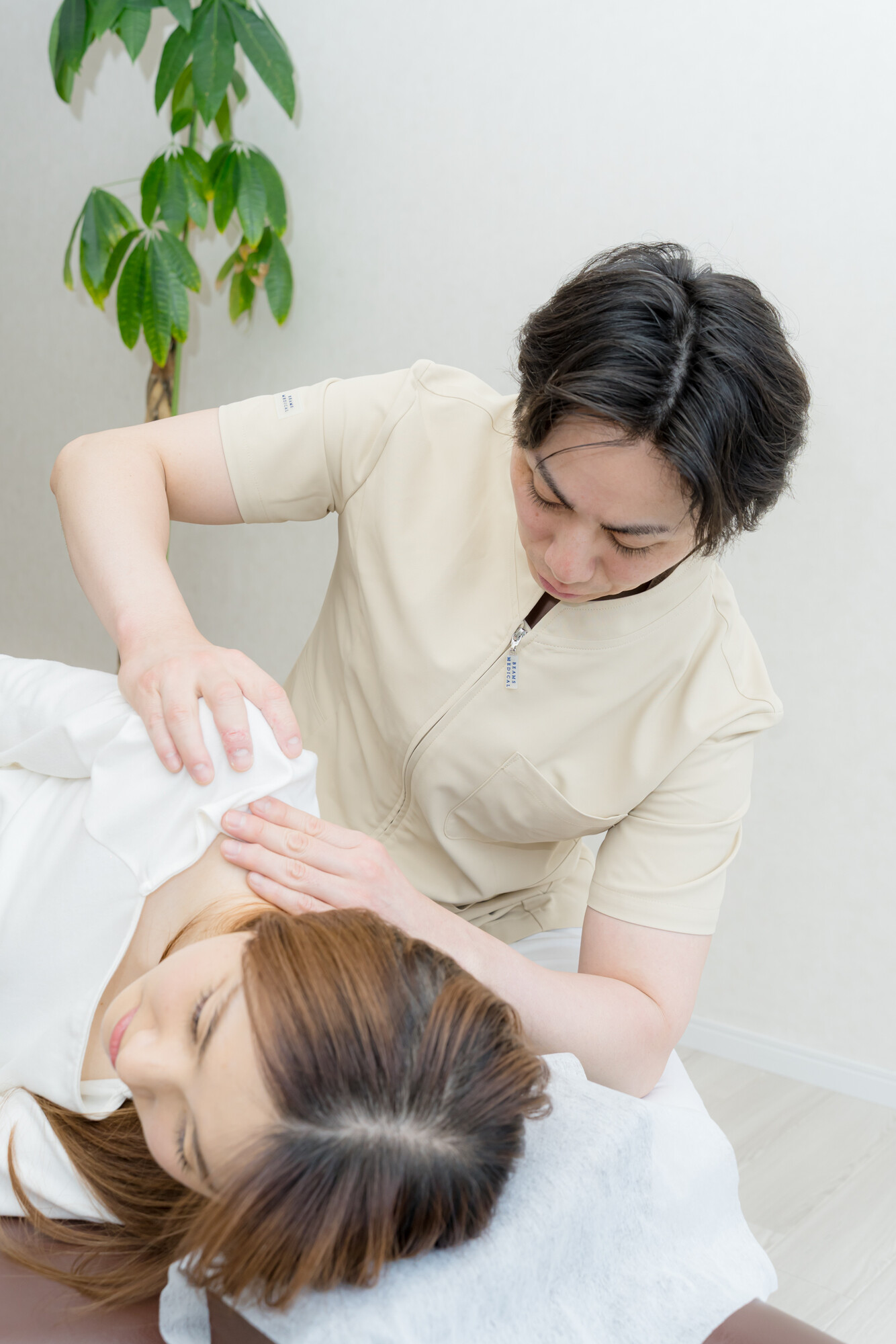 腰痛体操（太もも裏側ストレッチ）の手順